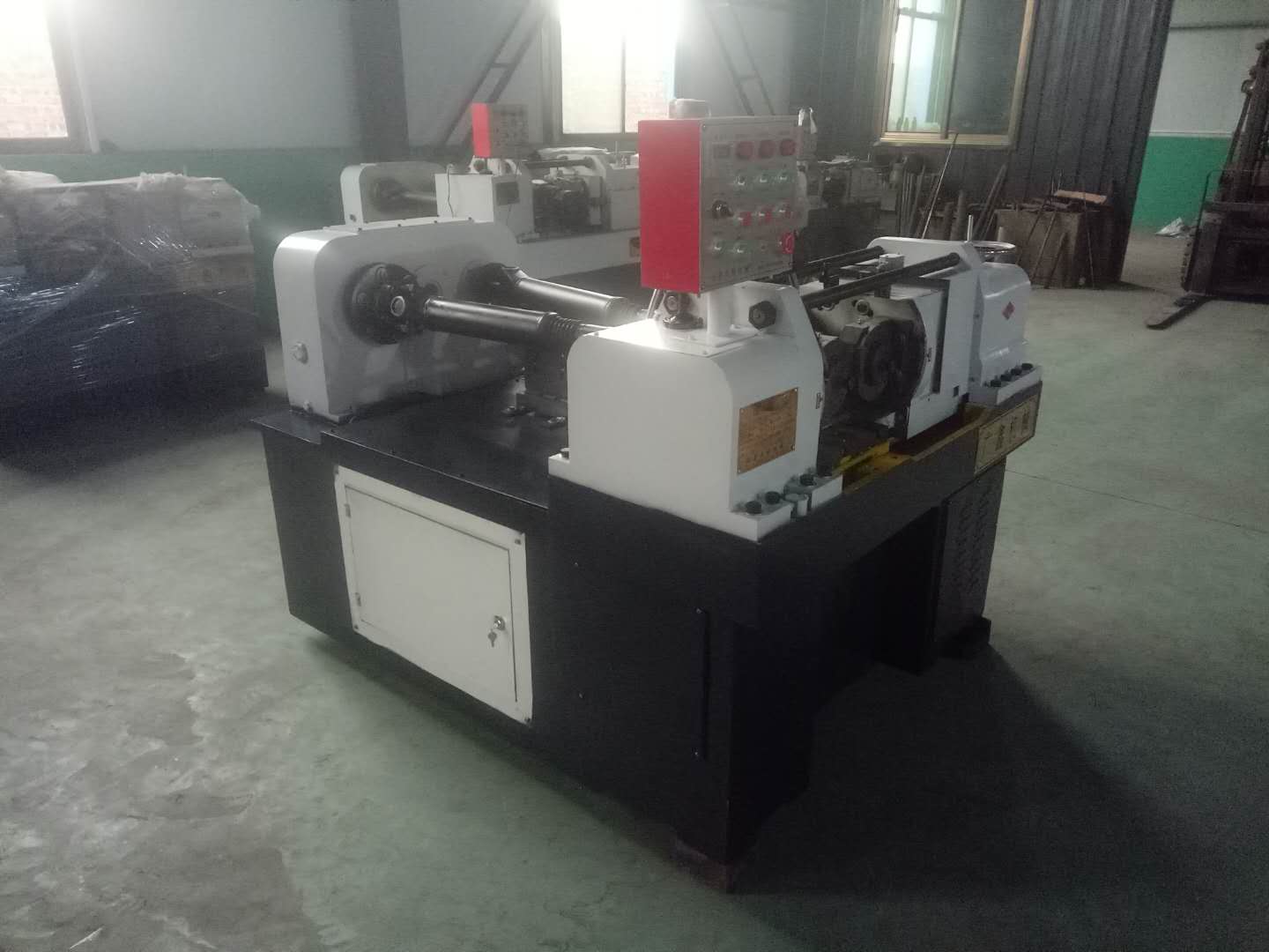 back photo of thread rolling machine - judutechnology