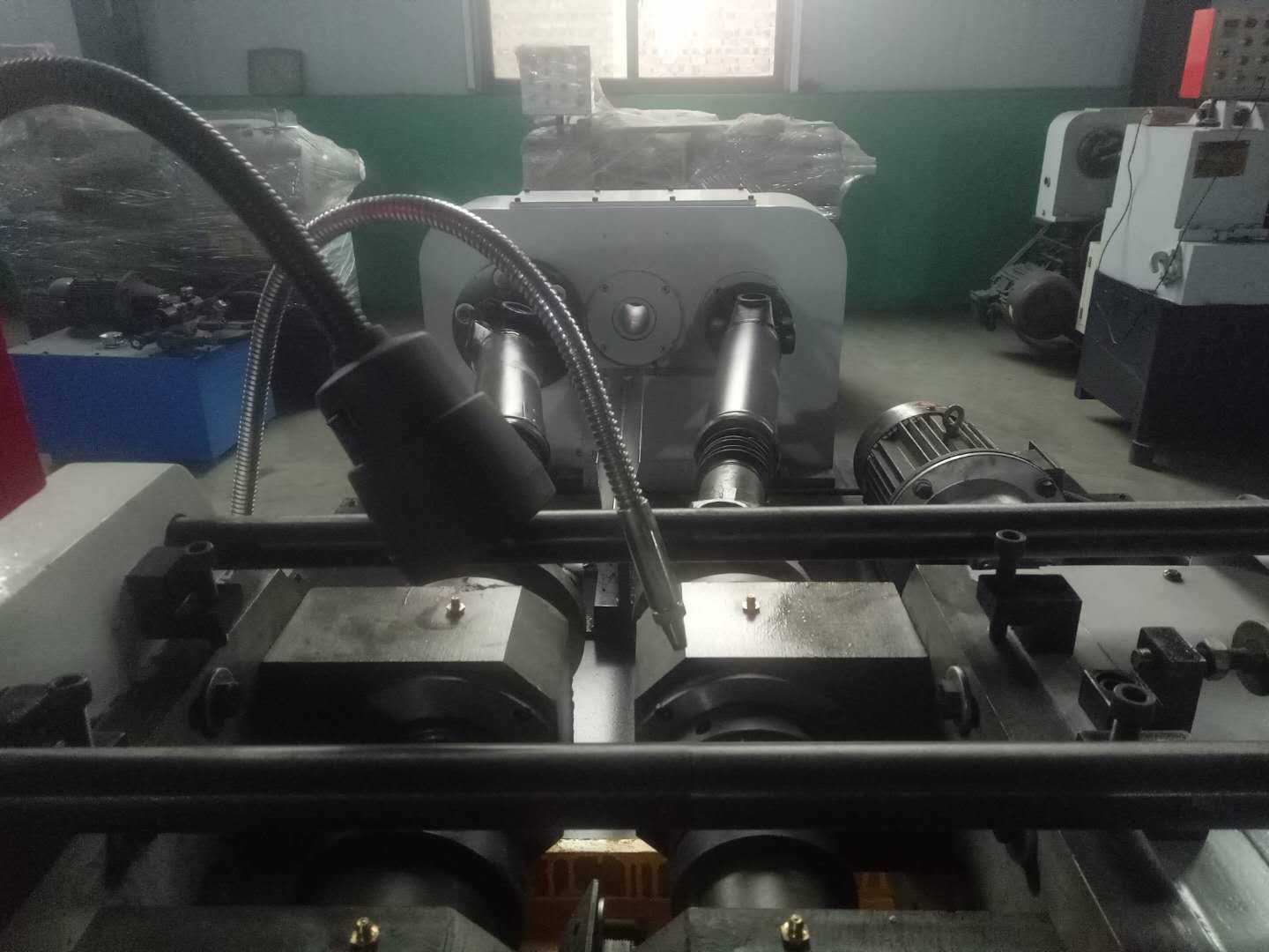 detailed photo of thread rolling machine - judutechnology