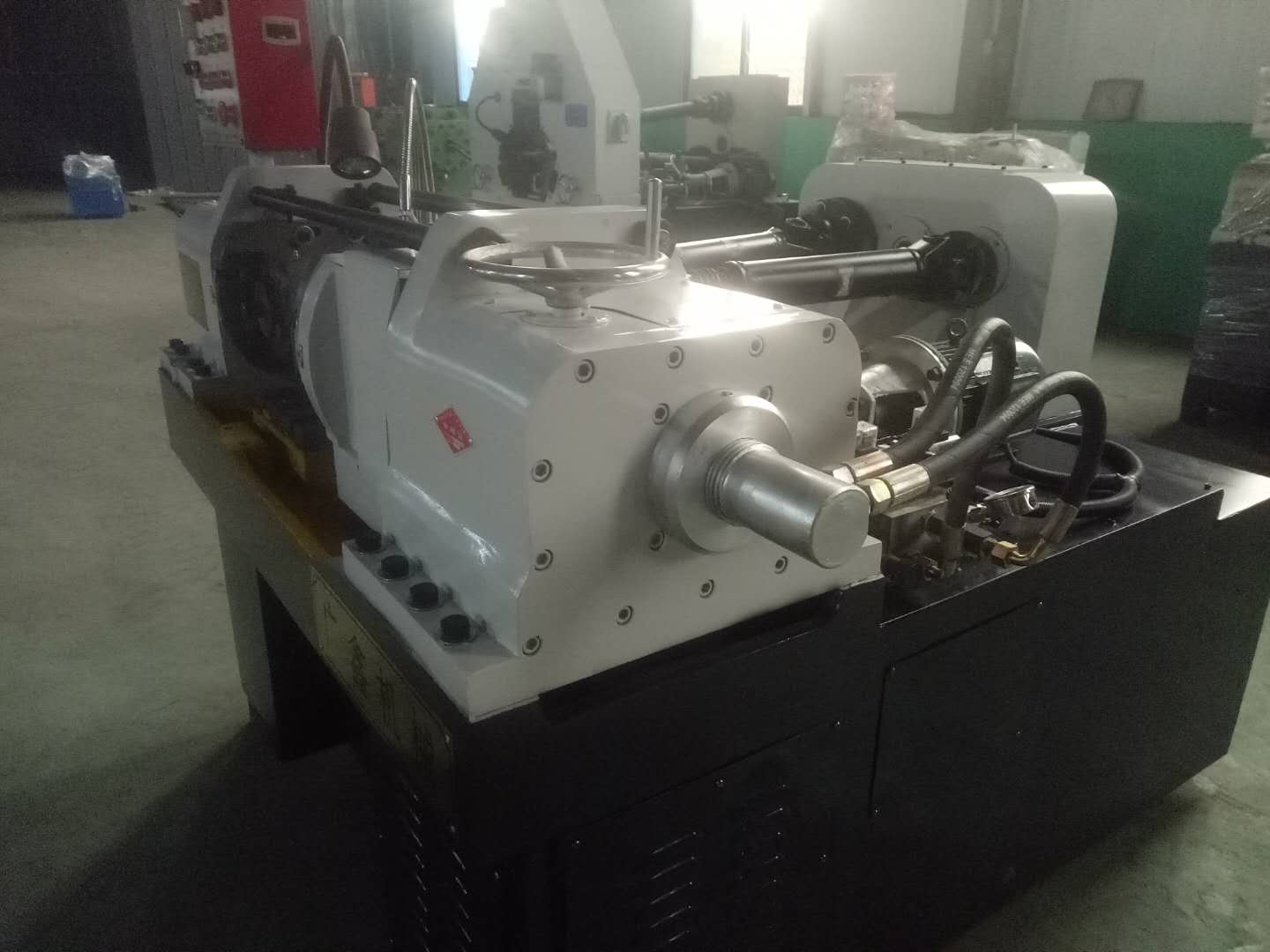 photo of thread rolling machine - judutechnology